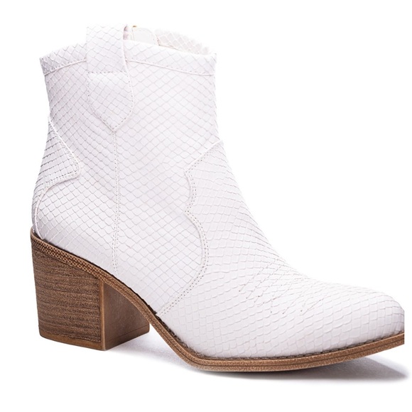 Dirty Laundry Cowboy Boots - Picture 1 of 14